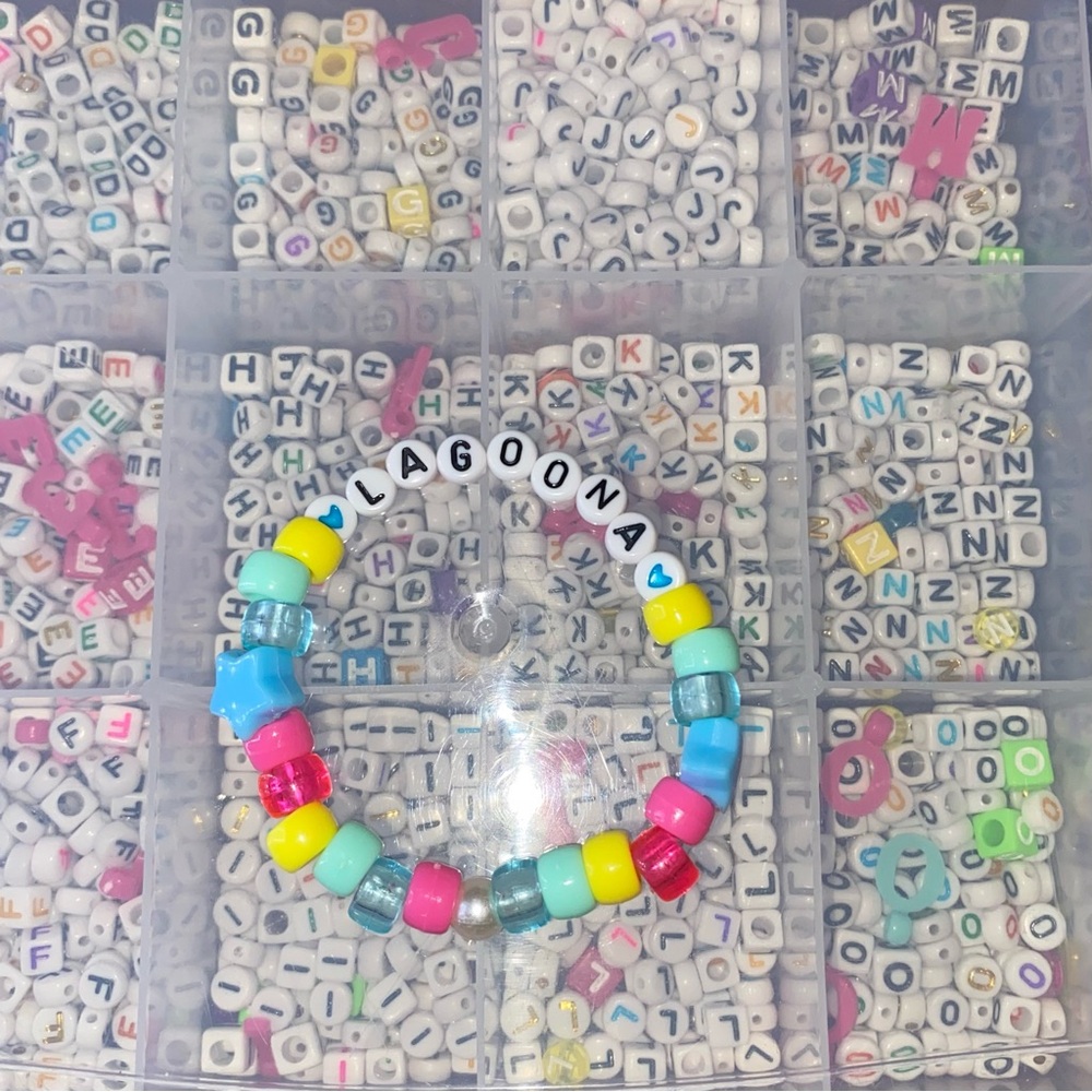3 for 8$ 🪷 Monster High Themed Bracelet